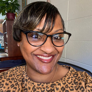 Meet your Posher, Joi